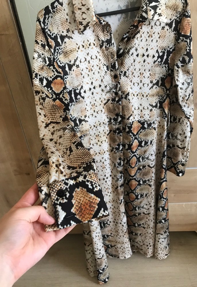 Düğmeli Yılan Desenli Uzun Kadın Elbise - Görsel 4