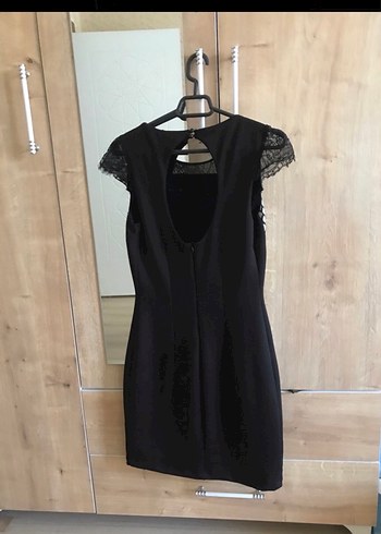 Dantel Detaylı V Yaka Midi Elbise - Görsel 3