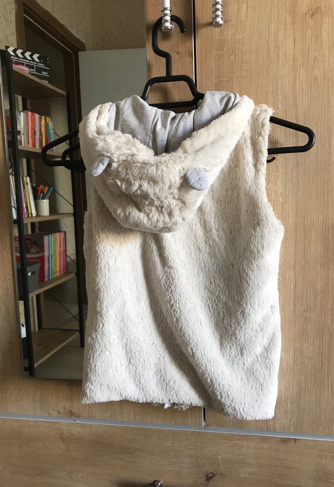 Koton Beyaz Kürklü Kolsuz ünisex Yelek - Görsel 4