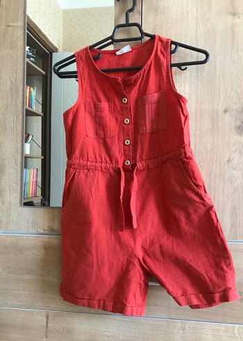 Kız Çocuk Kırmızı Keten Düğmeli Tulum - Görsel 3