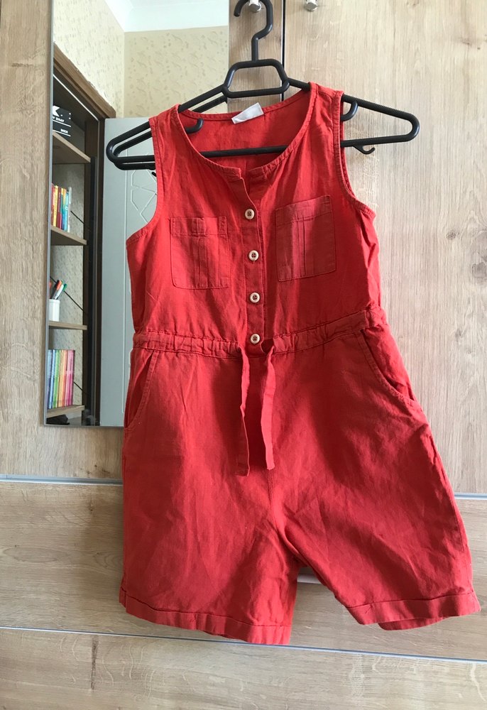 Kız Çocuk Kırmızı Keten Düğmeli Tulum - Görsel 3