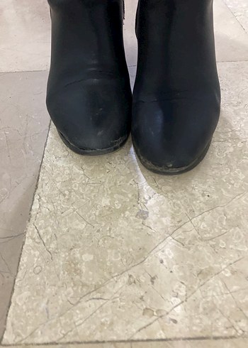 Siyah Tokalı İnce Topuklu Diz Boyu Kadın Çizme - Görsel 4