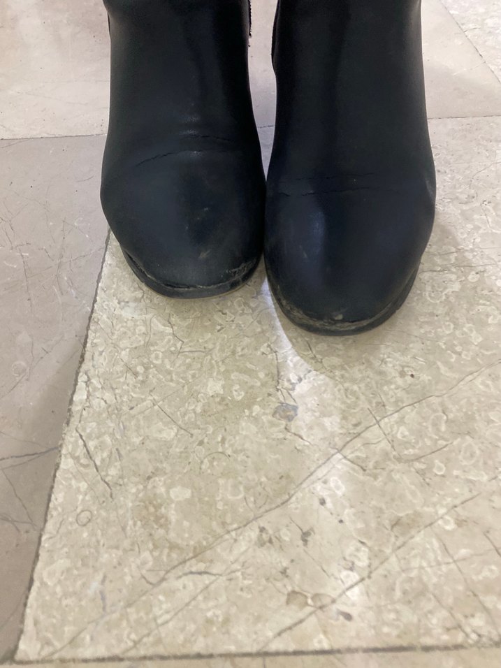 Siyah Tokalı İnce Topuklu Diz Boyu Kadın Çizme - Görsel 4