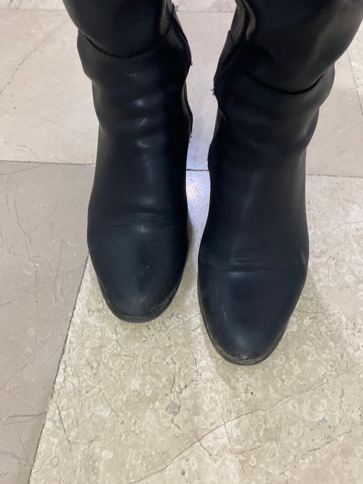 Siyah Tokalı İnce Topuklu Diz Boyu Kadın Çizme - Görsel 5