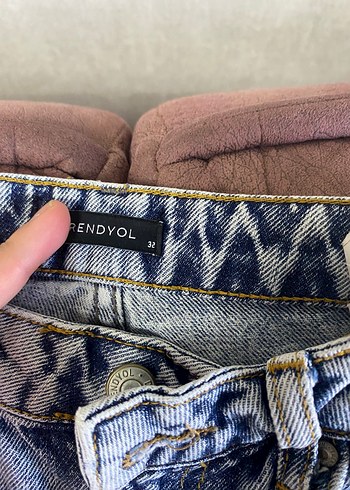 Kadın Gri Yırtık Bol Kesim Midi Denim Pantolon - Görsel 2