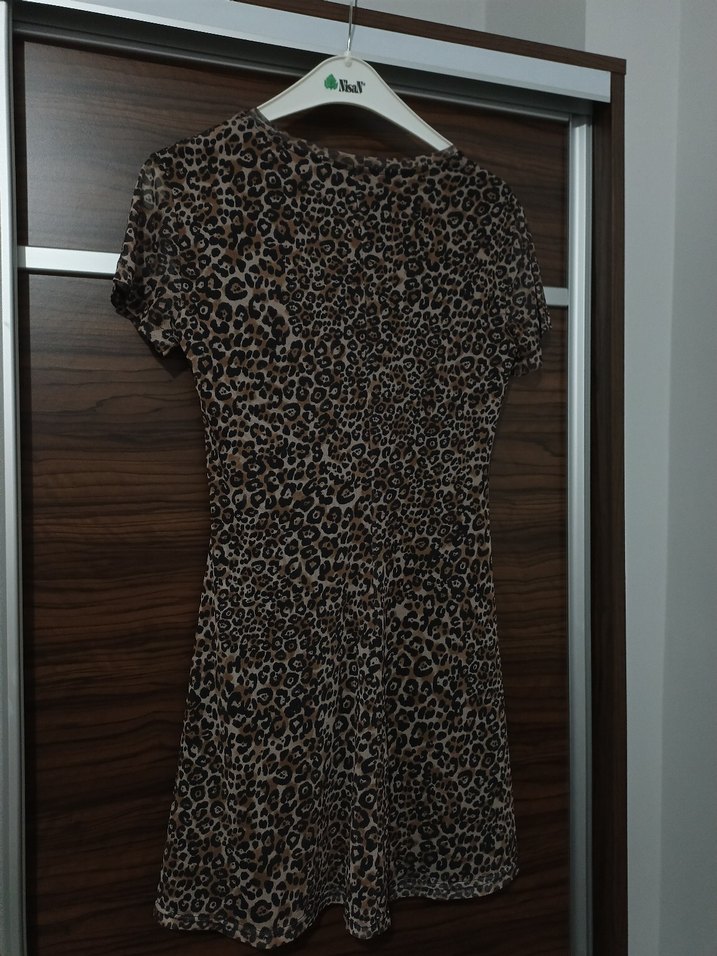 Leopar Desenli Kısa Kollu Elbise - Görsel 4