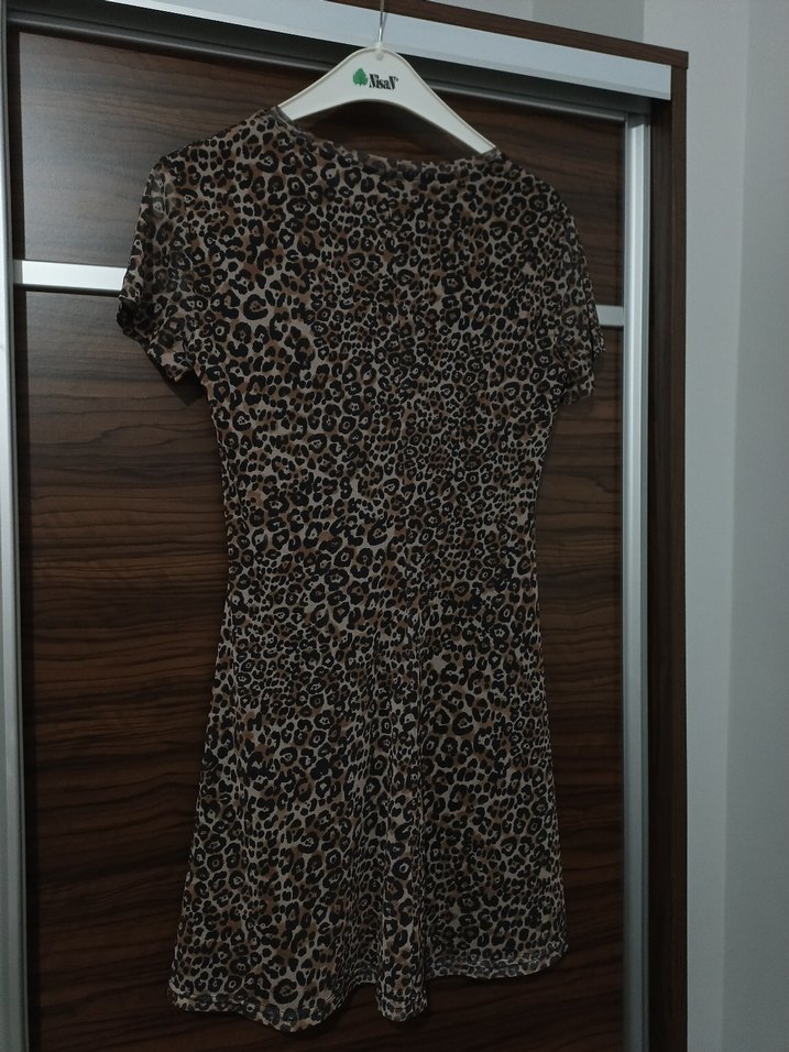 Leopar Desenli Kısa Kollu Elbise - Görsel 5