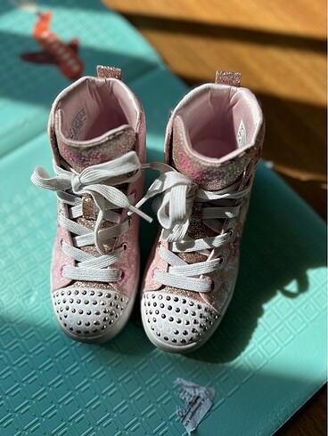 Skechers