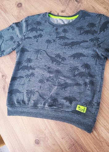 Erkek çocuk sweatshirt 6 veya 7 yaş için