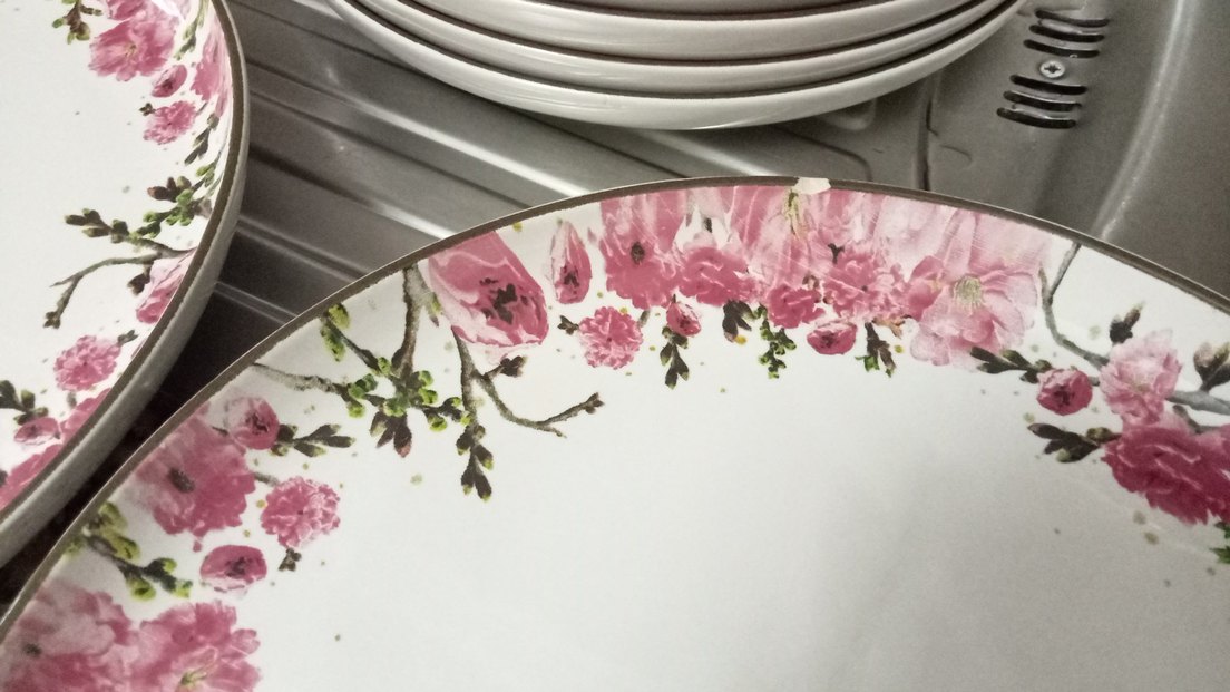 Pembe Çiçek Desenli Yemek Tabağı - Görsel 2