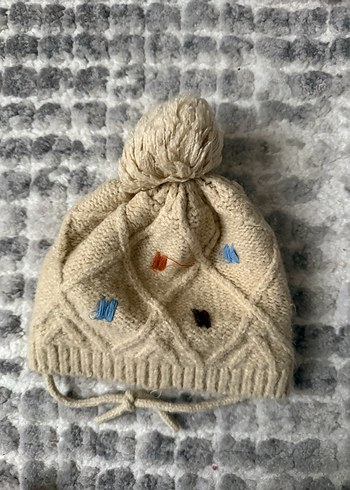 Nakışlı Bej Örgü Çocuk Bere - Görsel 2