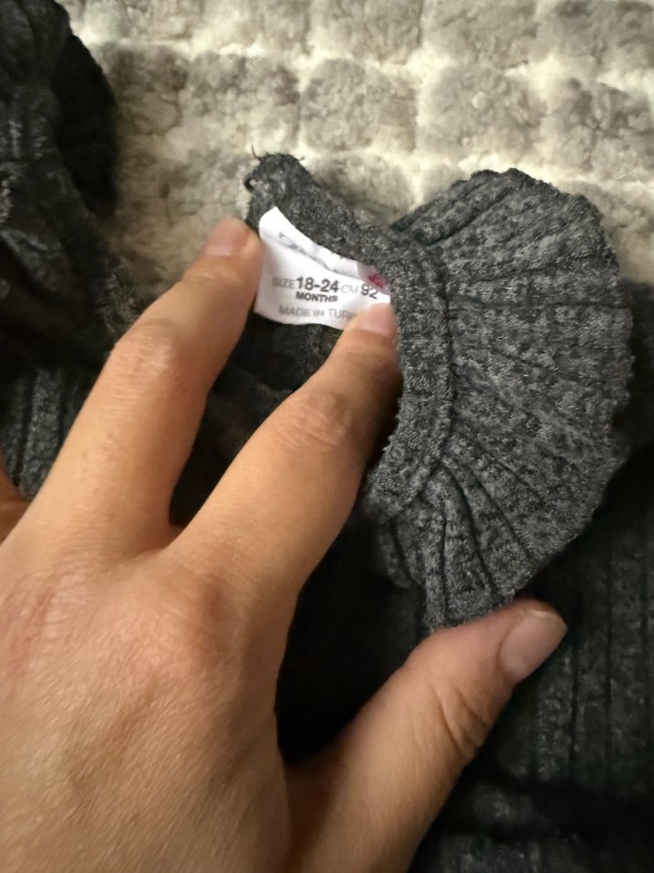 Uzun Kollu Gri Örgü Bebek Kız Takımı - Görsel 2