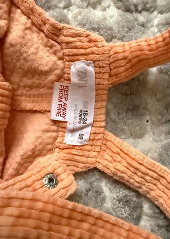 Zara Kız Çocuk Düğmeli Kolsuz Elbise