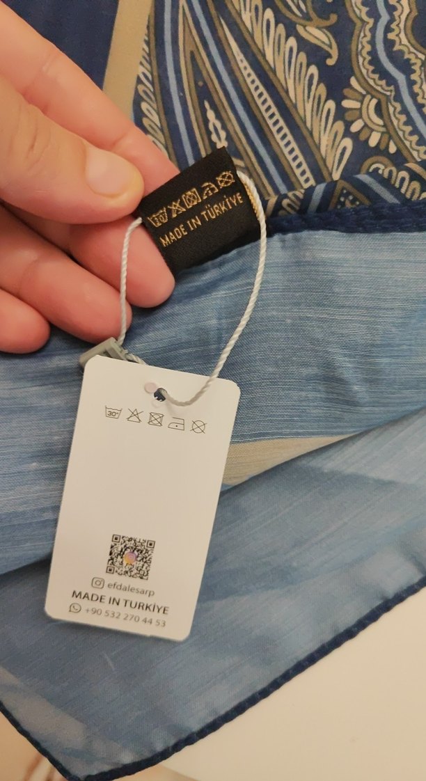 Kadın Mavi Saten Vintage Desenli Fermuarlı Şal - Görsel 3