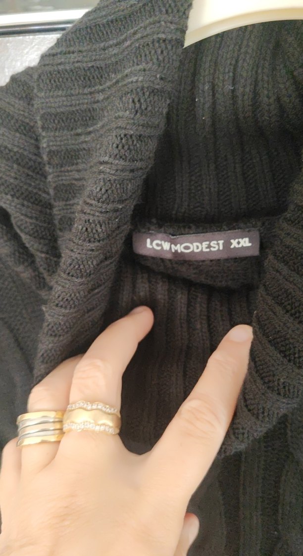 Siyah Boğazlı Kolsuz Örgü Kadın Kazak - Görsel 3