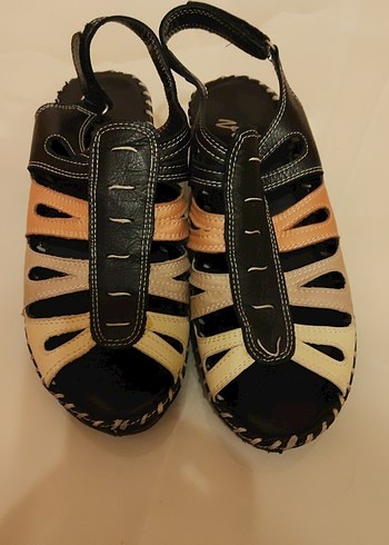 Kemerli Zebra Desenli Kadın Dolgu Topuk Sandalet - Görsel 2