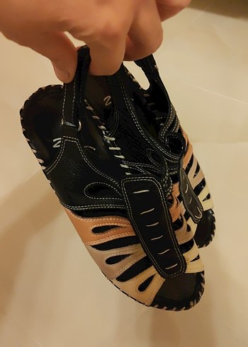 Kemerli Zebra Desenli Kadın Dolgu Topuk Sandalet - Görsel 5