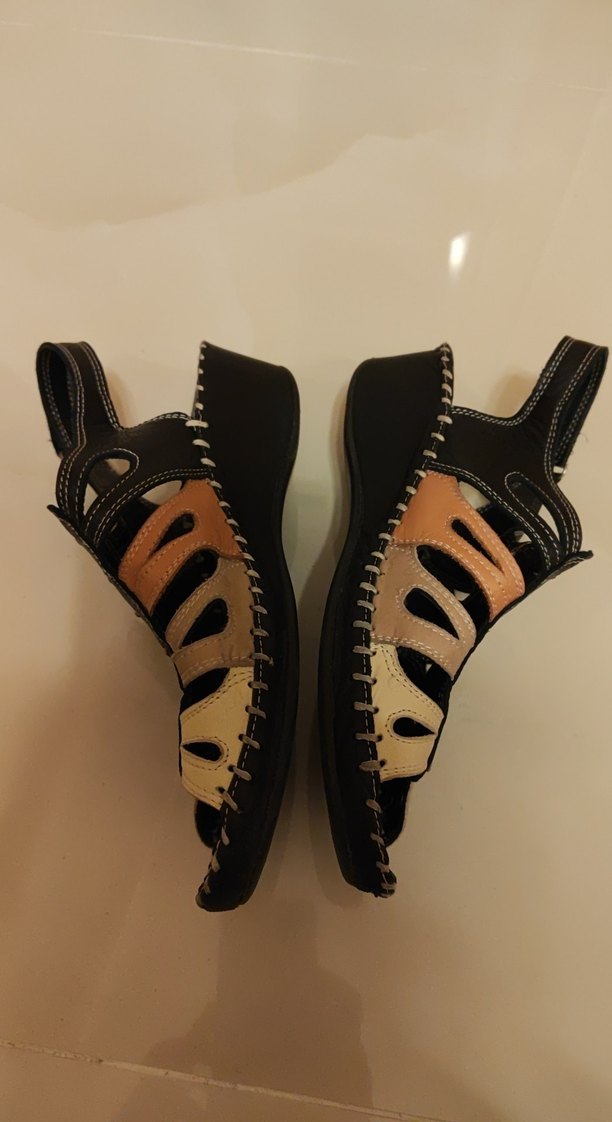 Kemerli Zebra Desenli Kadın Dolgu Topuk Sandalet - Görsel 3