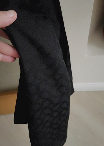 siyah kendinden desenli şal - Görsel 3