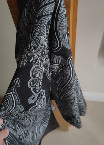 Gri Bohem Tarzı İpek Görünümlü Kadın Şalı - Görsel 6