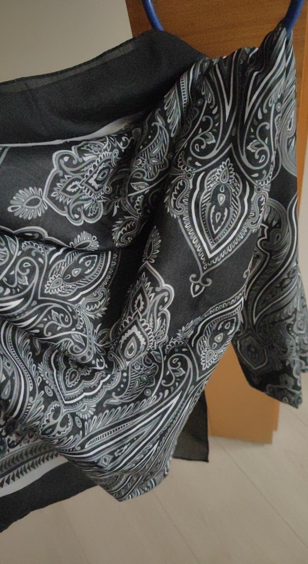 Gri Bohem Tarzı İpek Görünümlü Kadın Şalı - Görsel 3