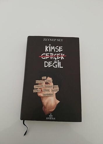 Kimse Gerçek Değil Kitap Ciltli 