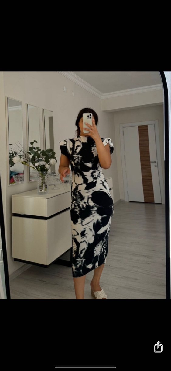 Kadın Siyah Beyaz Batik Desenli Uzun Elbise - Görsel 2