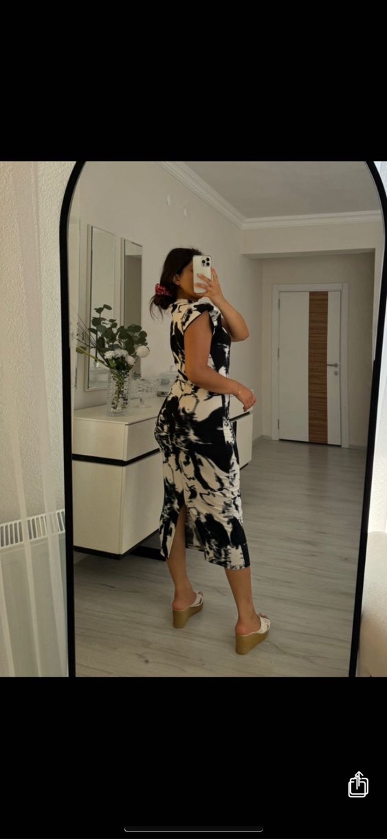 Kadın Siyah Beyaz Batik Desenli Uzun Elbise - Görsel 4