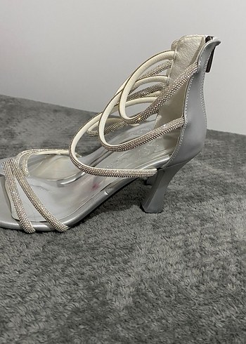 Beyaz Yüksek Topuklu Tokalı Abiye Ayakkabı - Görsel 3