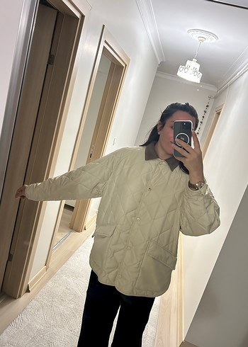 Bej Düğmeli ceket. ikinci düğmesi soyuldu ojeyle kapatılabilir - Görsel 4