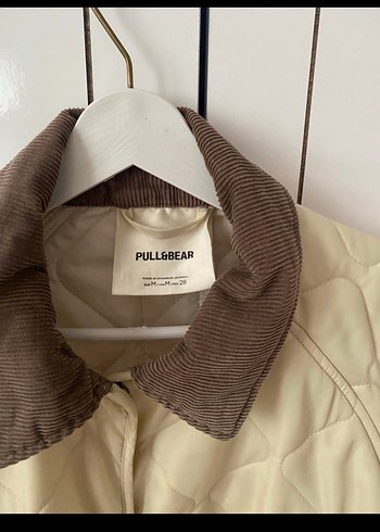 Bej Düğmeli ceket. ikinci düğmesi soyuldu ojeyle kapatılabilir - Görsel 3