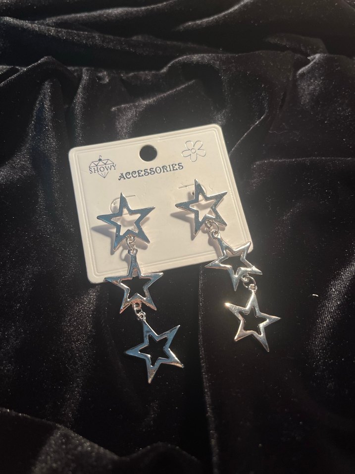 Gri Sıralı Yıldız Rock Punk Küpe - Görsel 2