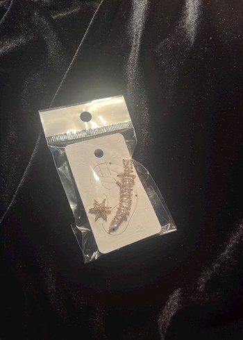 Uzun Altın Renkli Payetli Kadın Küpe - Görsel 3