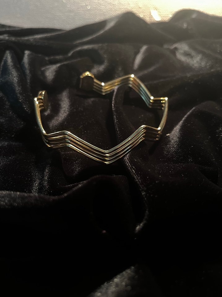 Elastik Altın Renk Yılan Desenli Bileklik - Görsel 2