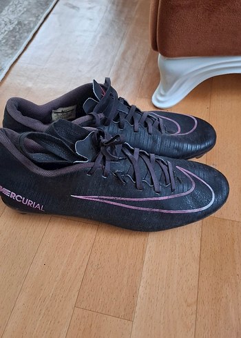 Mor Erkek Futbol Ayakkabısı Velcro Bağcıklı