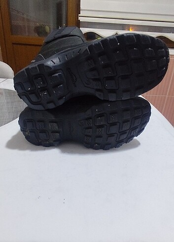 Decathlon quechua marka 36 numara çocuk bot