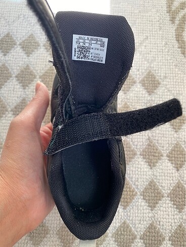 24 Beden siyah Renk Adidas çocuk spor ayakkabı