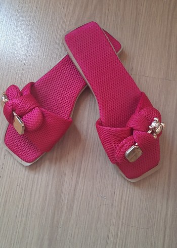 Renkli Pembe Tokalı Kadın Terlik