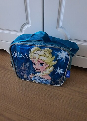 LC Waikiki Elsa beslenme çantası 