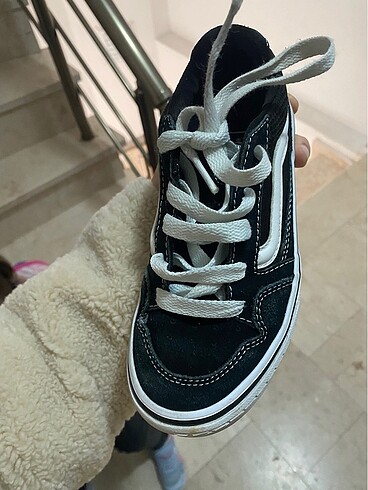 32 Beden siyah Renk Çocuk vans