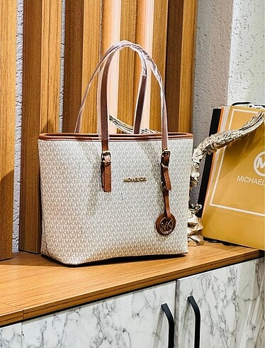  Beden Michaelkors Çanta