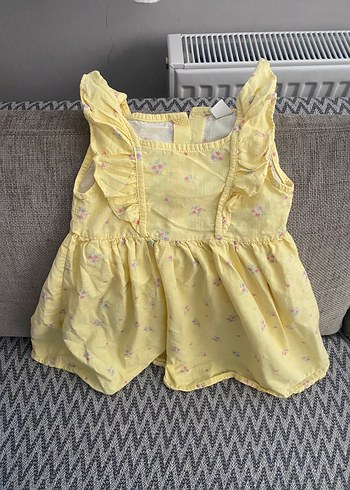 Fırfırlı Sarı Nakışlı Kolsuz Elbise