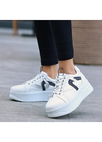 38 Beden beyaz Renk Beyaz Cilt Bağcıklı Spor Ayakkabı