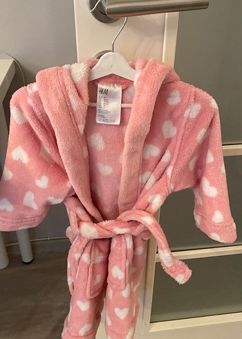 Kız Çocuk Pembe Kalp Desenli Bornoz - Görsel 3