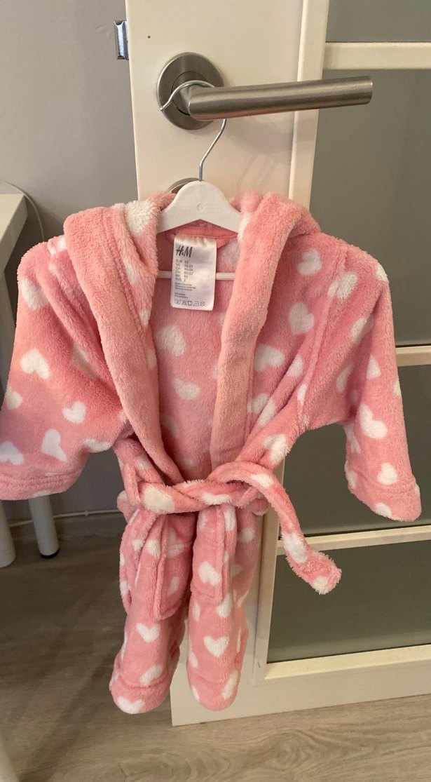 Kız Çocuk Pembe Kalp Desenli Bornoz - Görsel 3