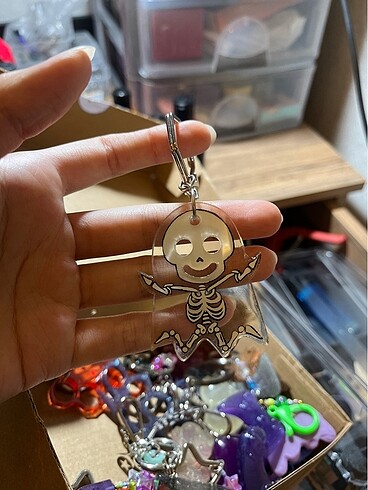 El Yapımı özel çizim Hayalet iskelet anahtarlık - Görsel 3