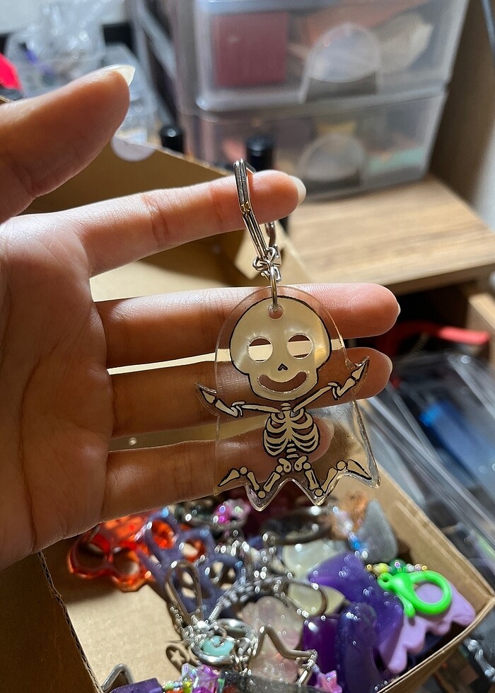 El Yapımı özel çizim Hayalet iskelet anahtarlık - Görsel 3