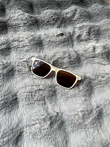 Krem çerçeveli Kahverengi camlı güneş gözlüğü - Görsel 2