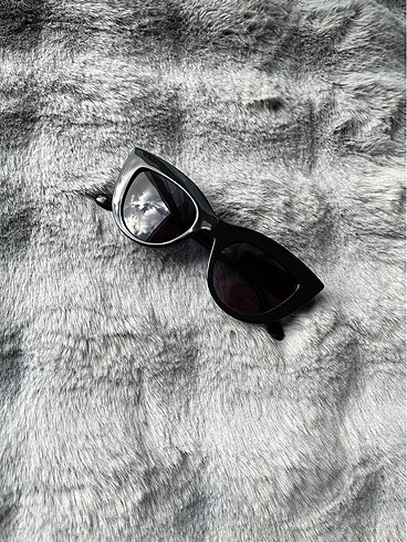 Siyah kedi güneş gözlüğü - Görsel 2