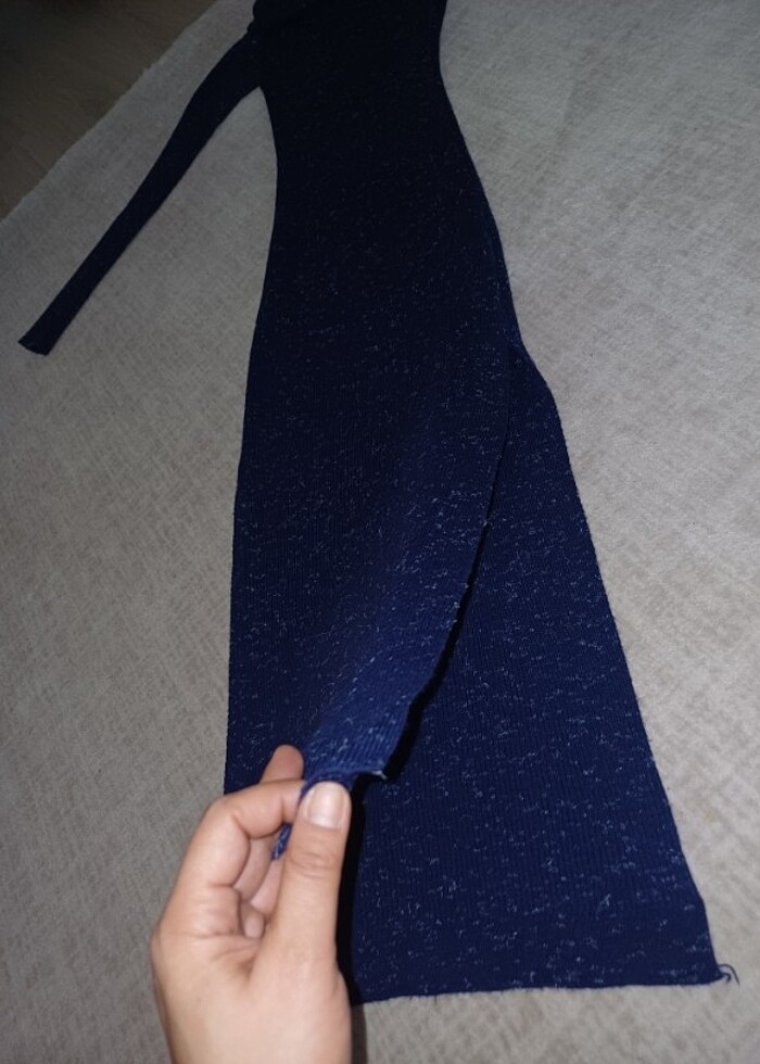 Düşük omuz ince triko elbise - Görsel 4